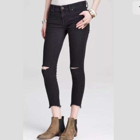 Free People Denim - Free People destroyed raw hem black cropped jeans